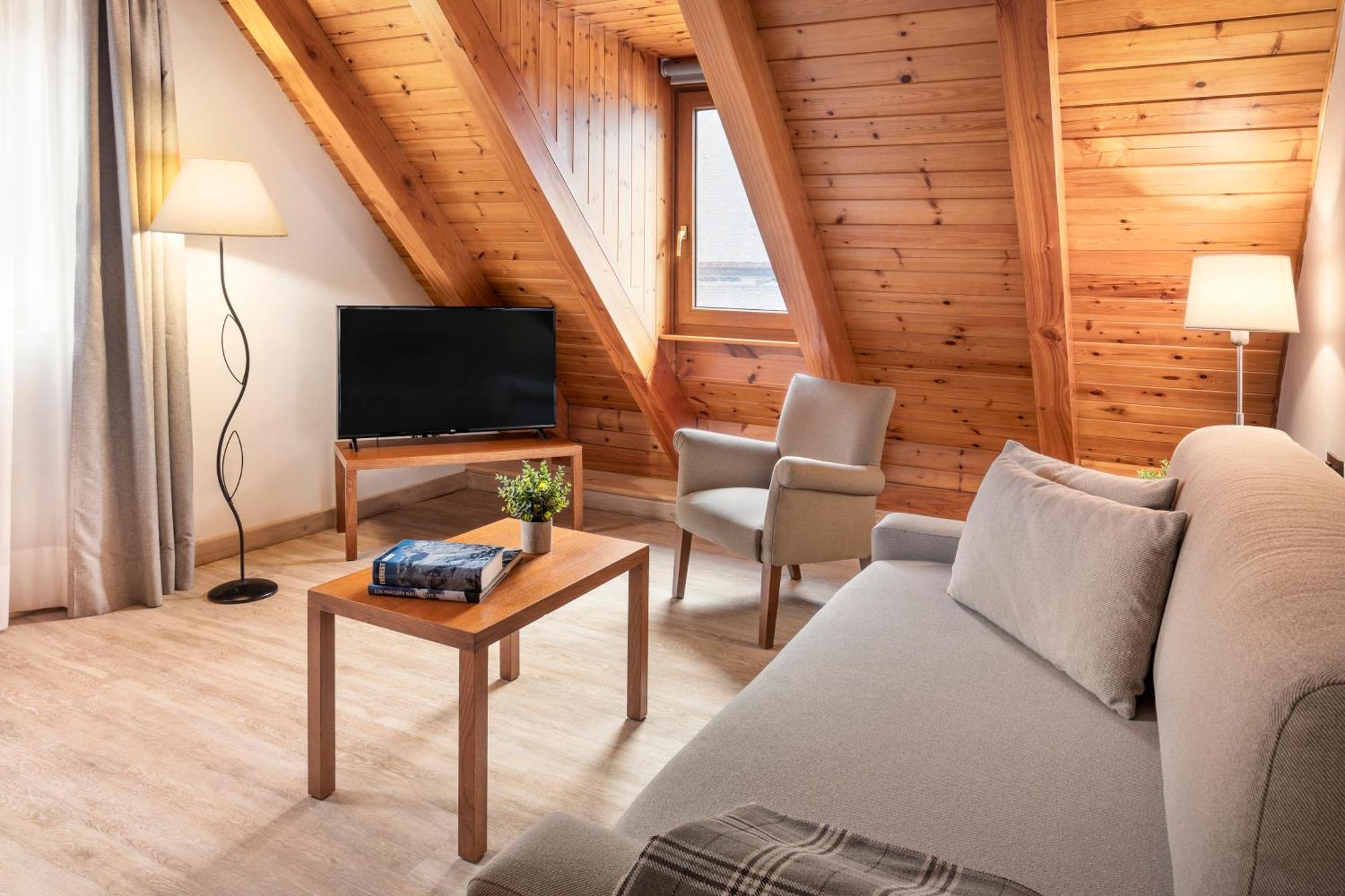 Hotel Vielha Val D'Aran, Affiliated By Melia Exteriör bild