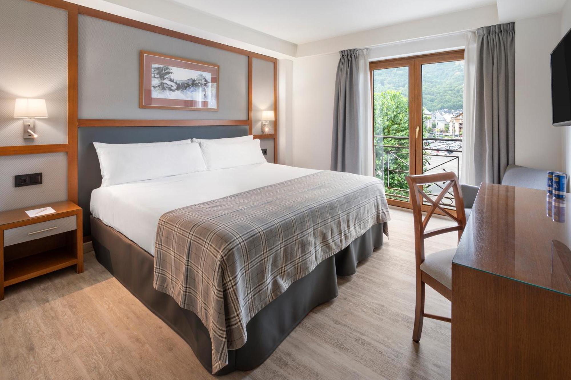 Hotel Vielha Val D'Aran, Affiliated By Melia Exteriör bild